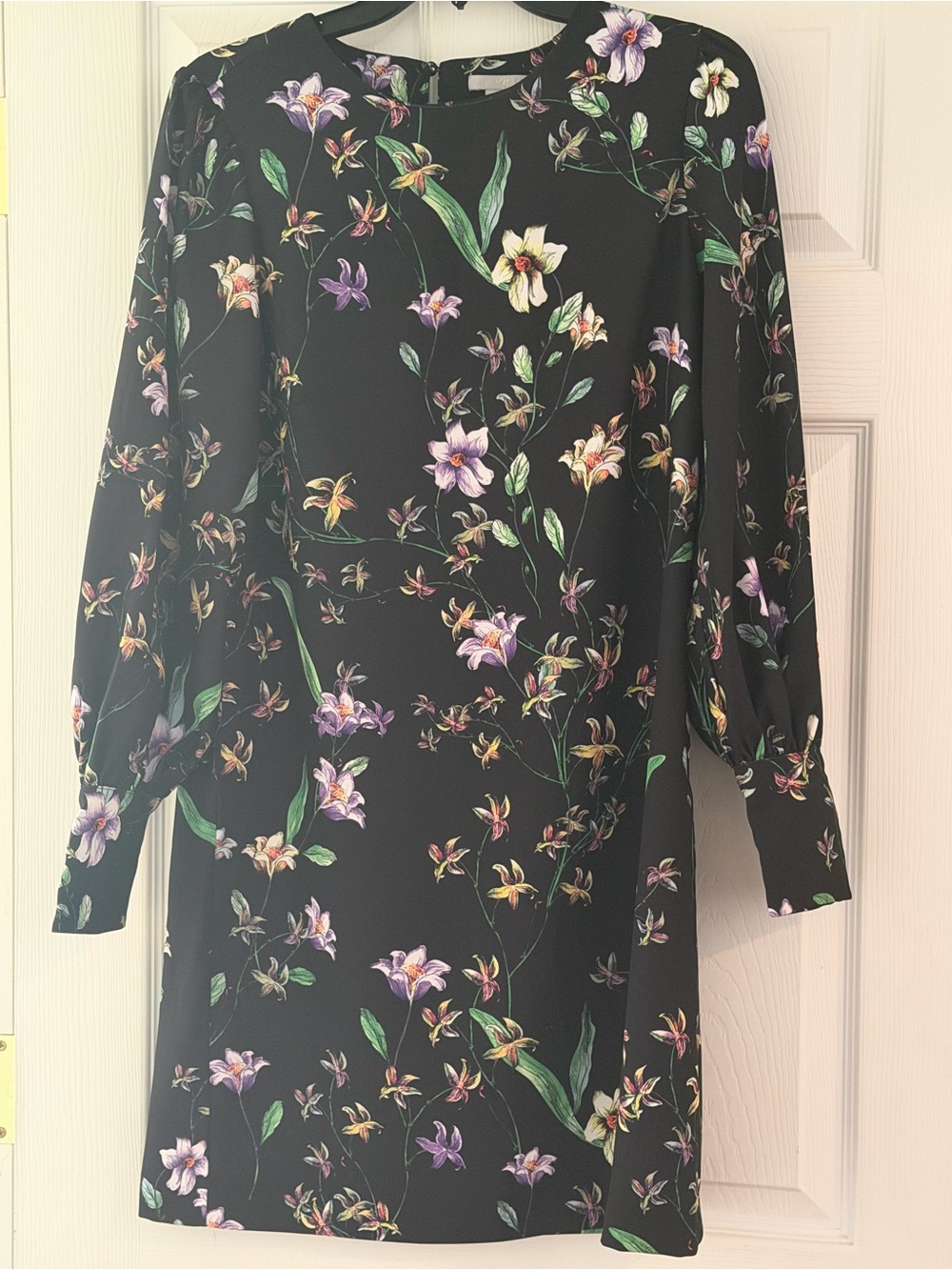 H&M Black Long-Sleeve Floral Shift Dress